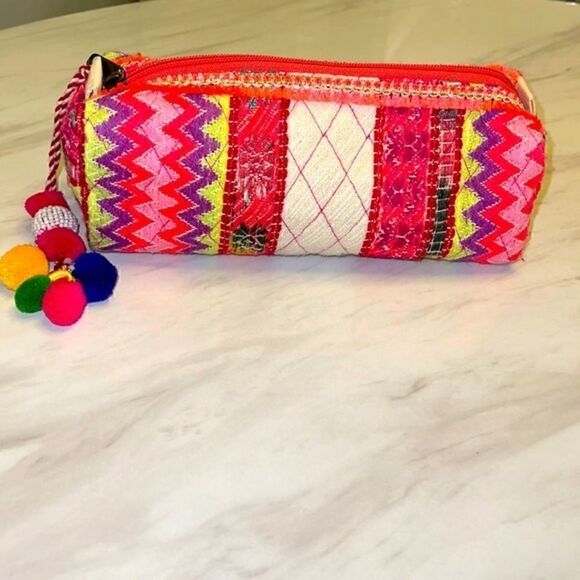 Love Stich Boho Colorful Pom Pom Tassels Accessory Bag - Picture 2 of 11